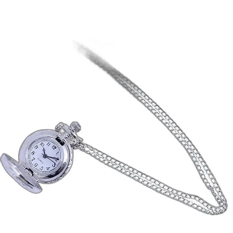 Montre Pendentif Argent Chic Femme avec chaîne, élégance intemporelle et style raffiné