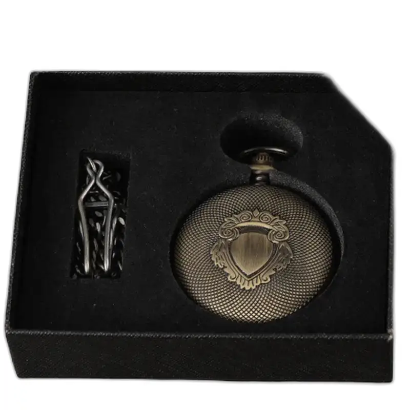 Montre à Gousset Poche Luxury Gold Relief avec chaîne dans une boîte de présentation
