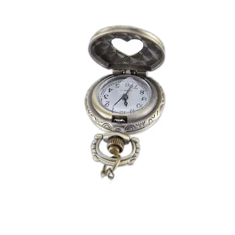 Montre Collier Antique avec Cœur Gravé, montre pendentif en argent ouverte