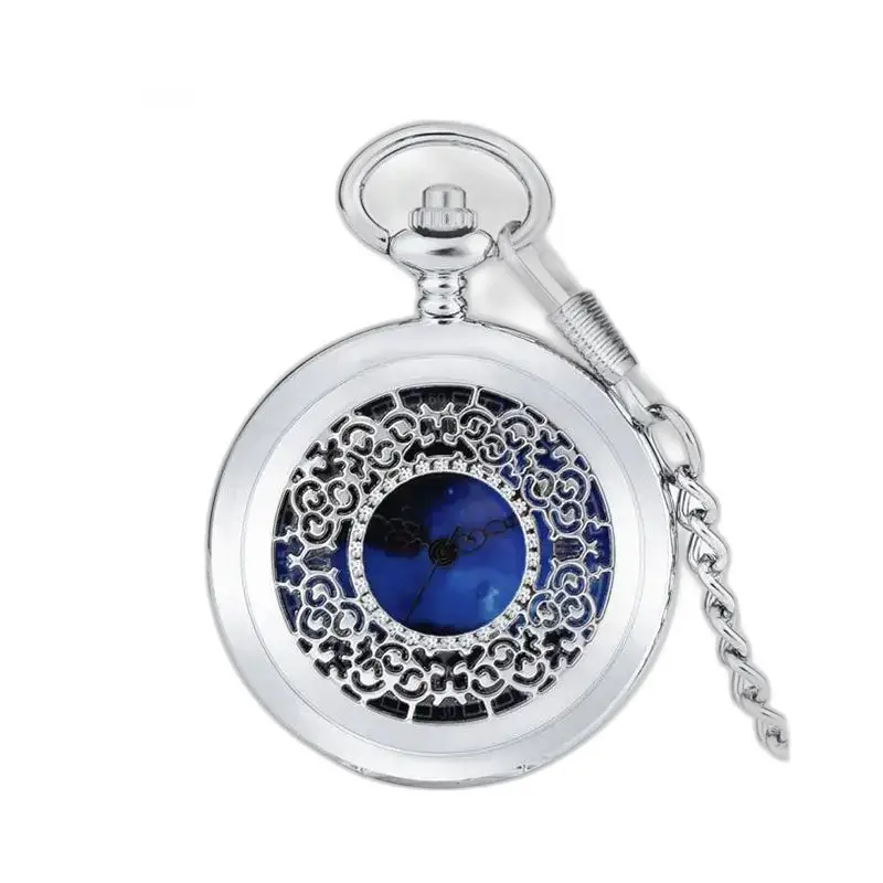 Montre collier argent avec un élégant cadran bleu et motif cœur bleu
