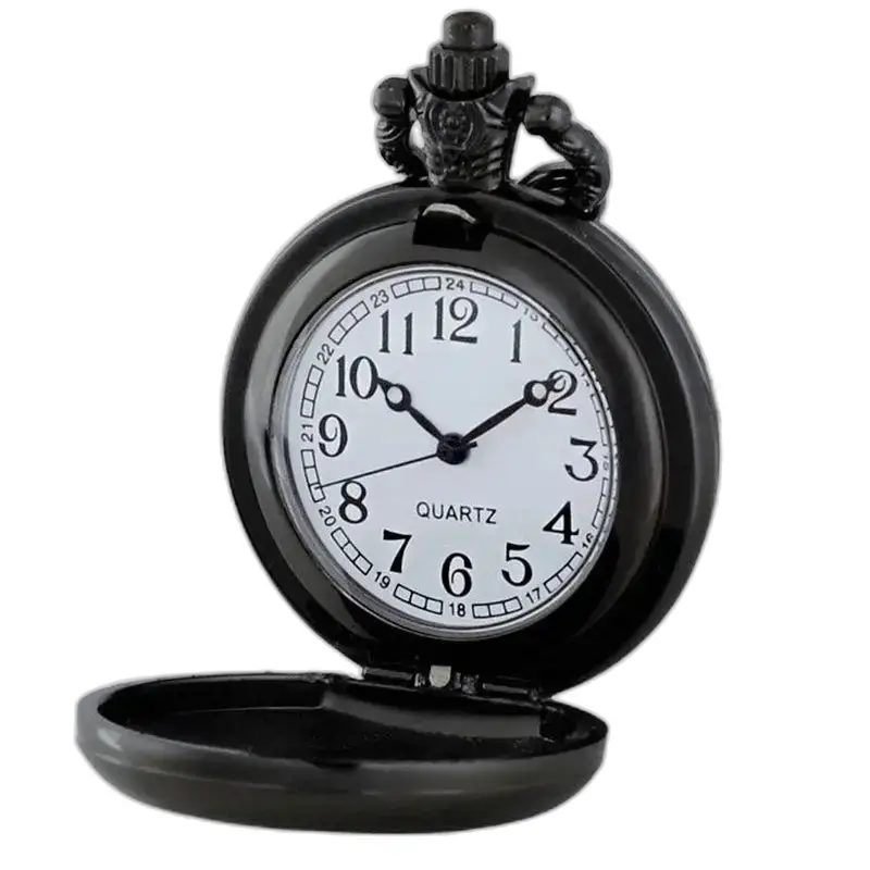 Montre Collier Bohème élégante avec une figurine de robot sur un fond noir