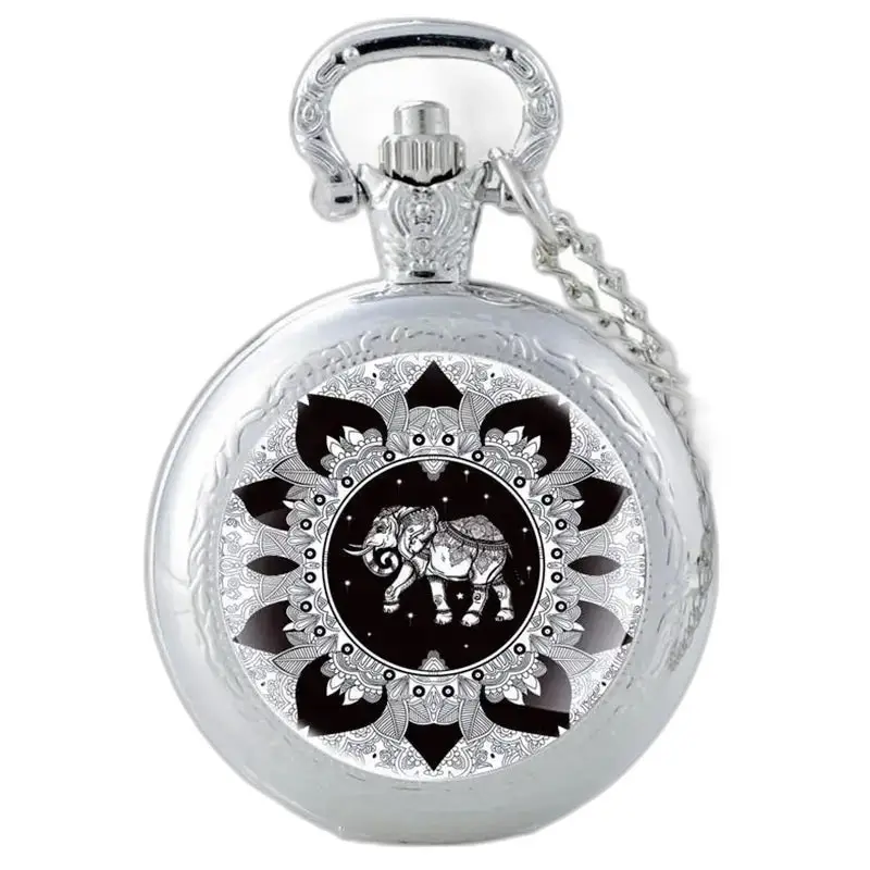 Montre Collier Bohème élégante avec un éléphant d’argent au design vintage