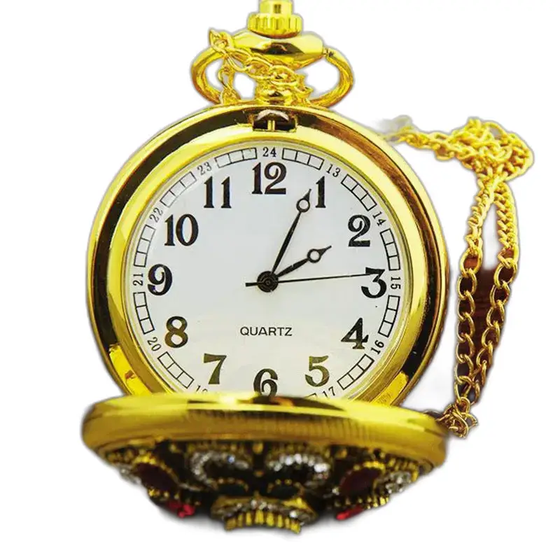 Montre collier chic en or avec chaîne, élégant et raffiné pour les amateurs de bijoux