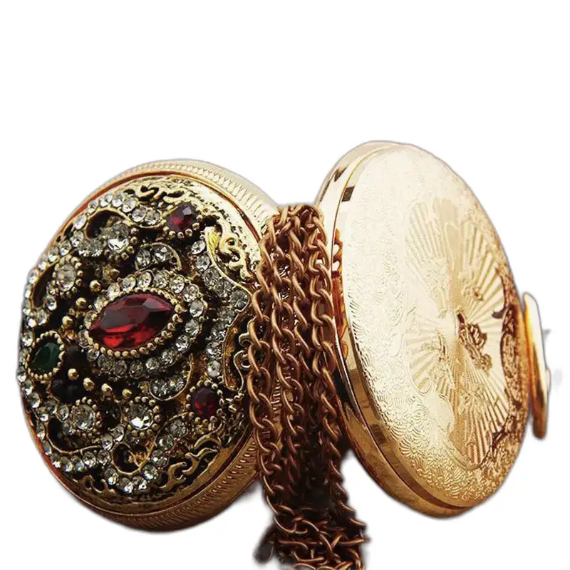 Montre Collier Chic Royale avec montre collier en or et embellissements en bijoux