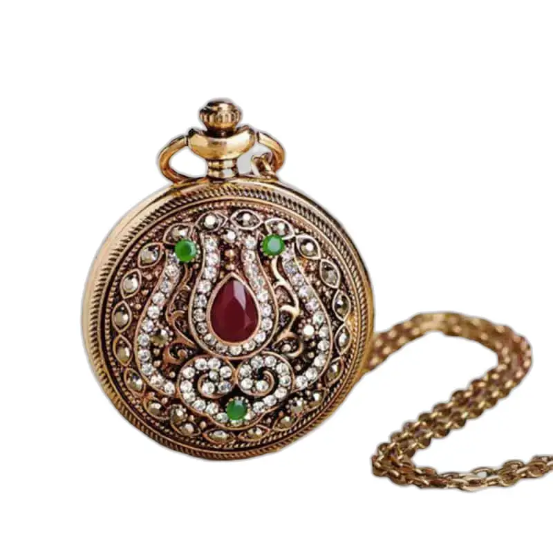 Montre collier femme en or ornée de pierres précieuses avec chaîne élégante