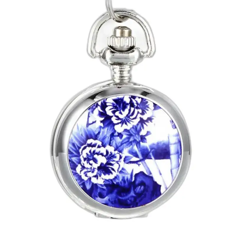 Montre collier Fleurs Bleues Argentée avec design floral bleu élégant