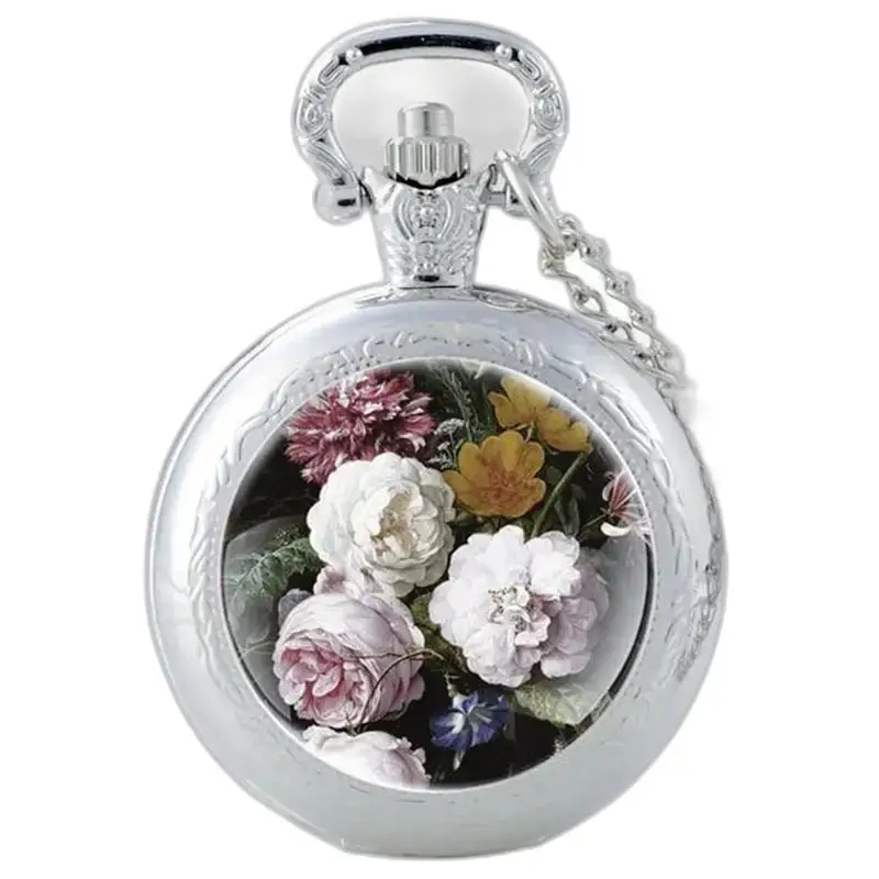Montre collier fleurs avec un élégant cadran en argent et un affichage floral