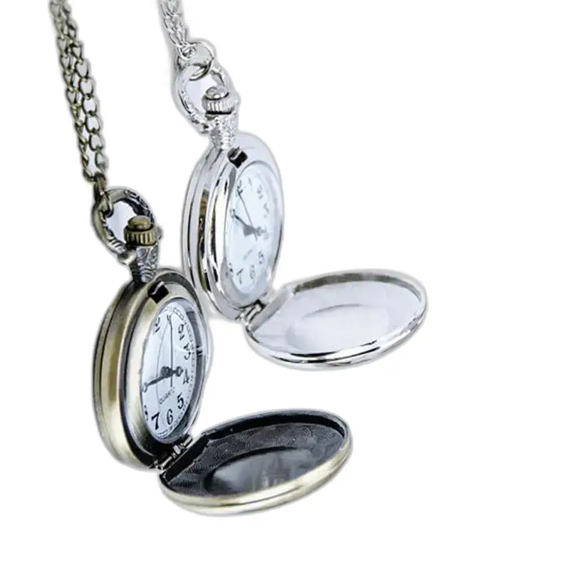 Deux montres collier ouvertes avec chaînes, Montre Collier Licorne Bronze et Or