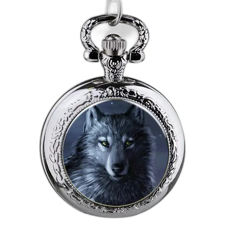 Montre collier loup en acier inoxydable avec design de loup sur montre argentée