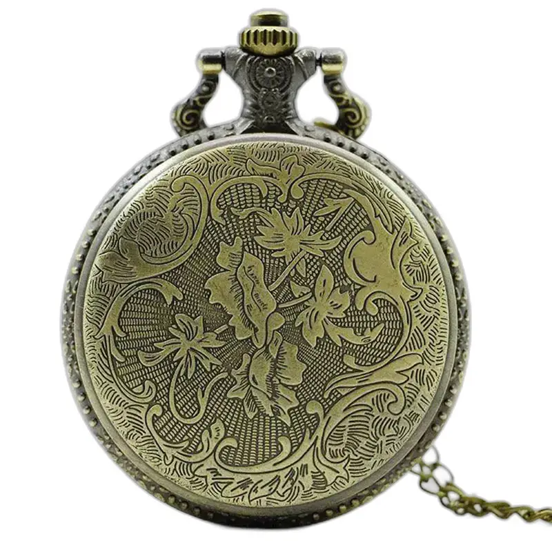 Ornemental montre collier Loups Pleine Lune vintage en bronze élégante et détaillée