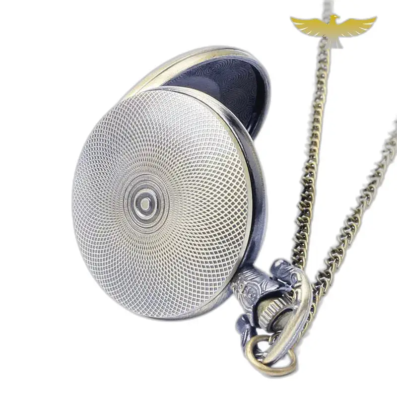 Montre collier en métal avec clapet protecteur, montre de poche argentée élégante