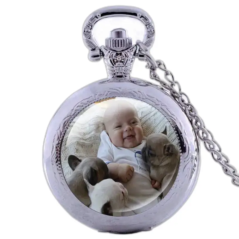 Montre collier personnalisable élégante avec bébé et chiots en argent