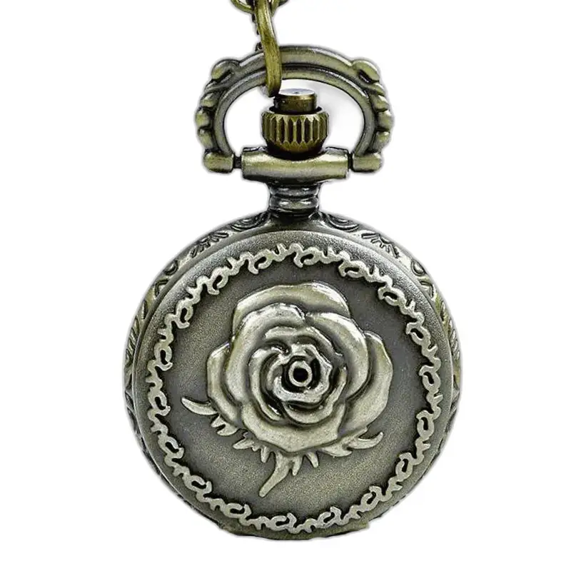 Montre Collier Rose Vintage avec Cadran Analogique et décorations de roses