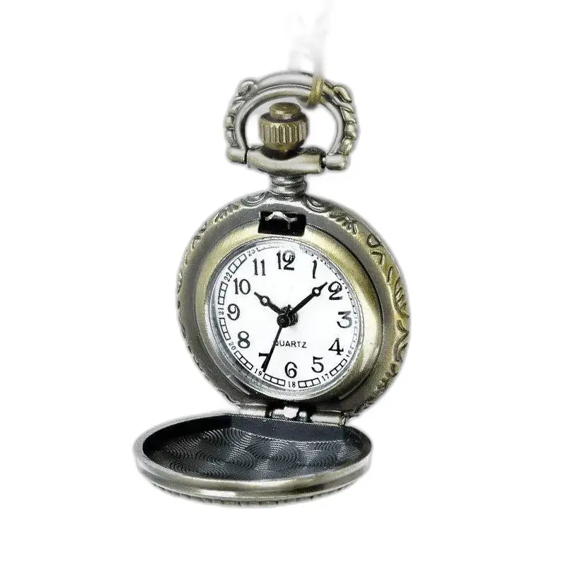 Montre collier rose vintage avec cadran analogique et montre à gousset antique ouverte