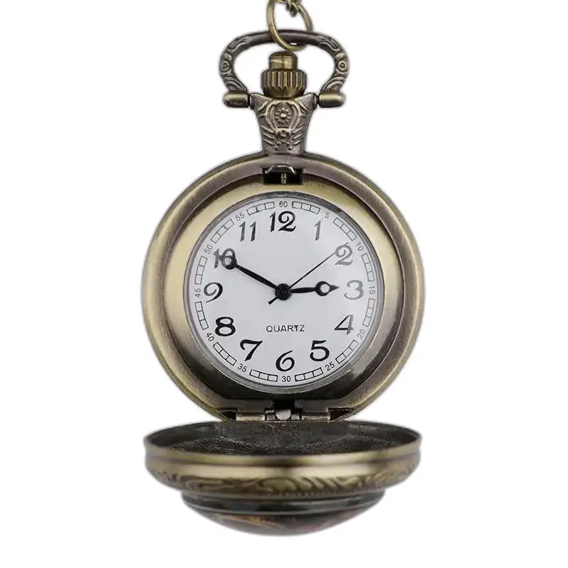 Montre Collier Steampunk Argent Vintage avec un design de montre de poche antique