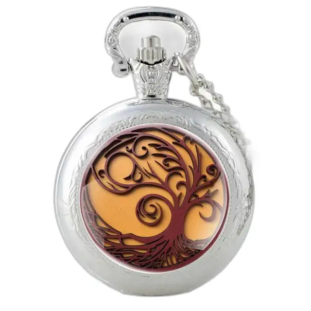Montre collier vintage avec design arbre de vie en argent élégant