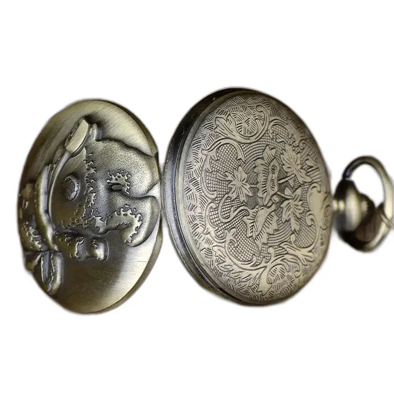 Montre Collier Vintage Teddy avec un design de cheval sur une montre à gousset antique