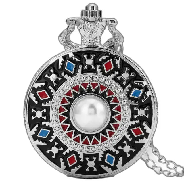 Montre Gousset Collier Diamond Eyes Chic Argent avec sa finition argentée ornée