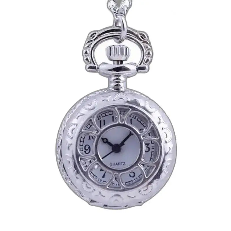 Montre Pendentif Argent Chic Femme avec un élégant pendentif argent et style intemporel